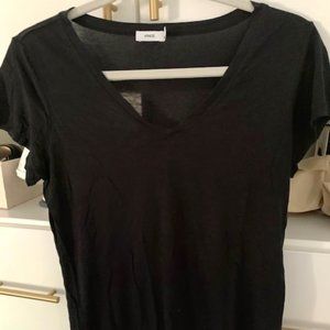 Vince Black V-neck Fitted Tee